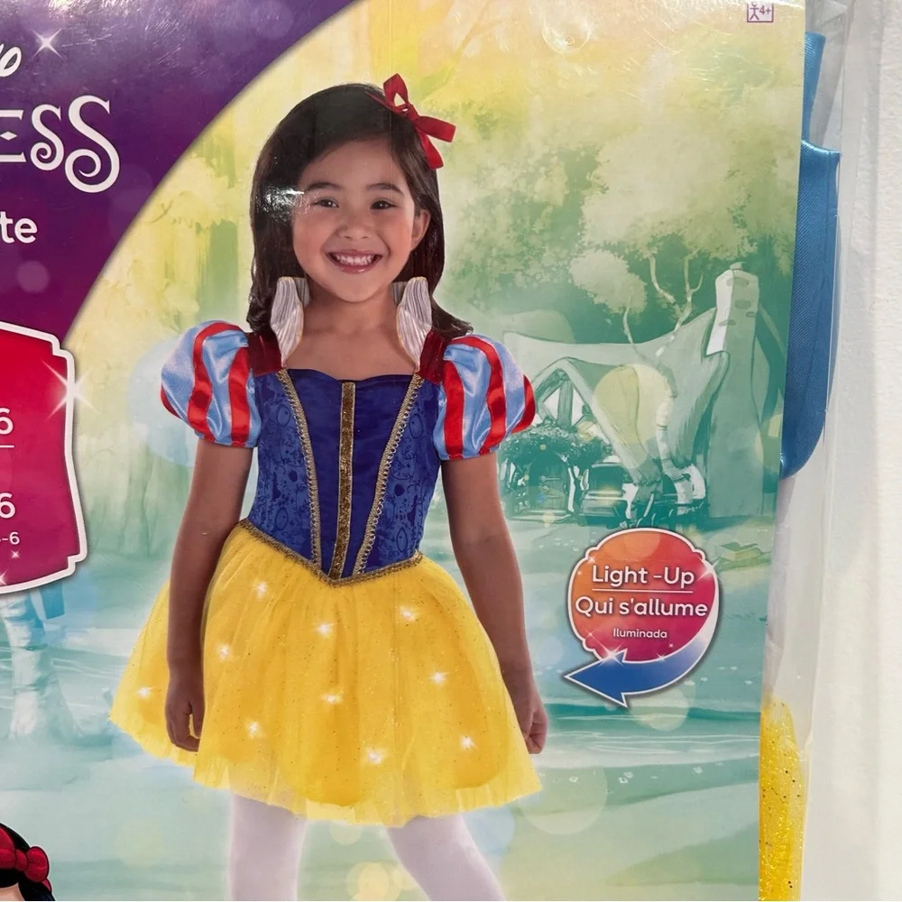 Classic Disney Princess Snow White Dress Up, Light Up Costume - Size 4-6 - Picture 3 of 6
